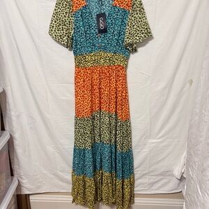 GIGIO NWT brand ditsy floral color block v-neck split button up maxi dress.